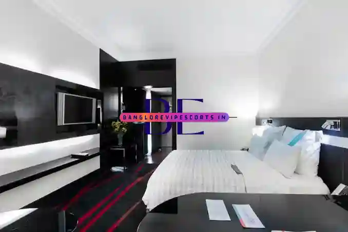 Call Girls in Le Meriden