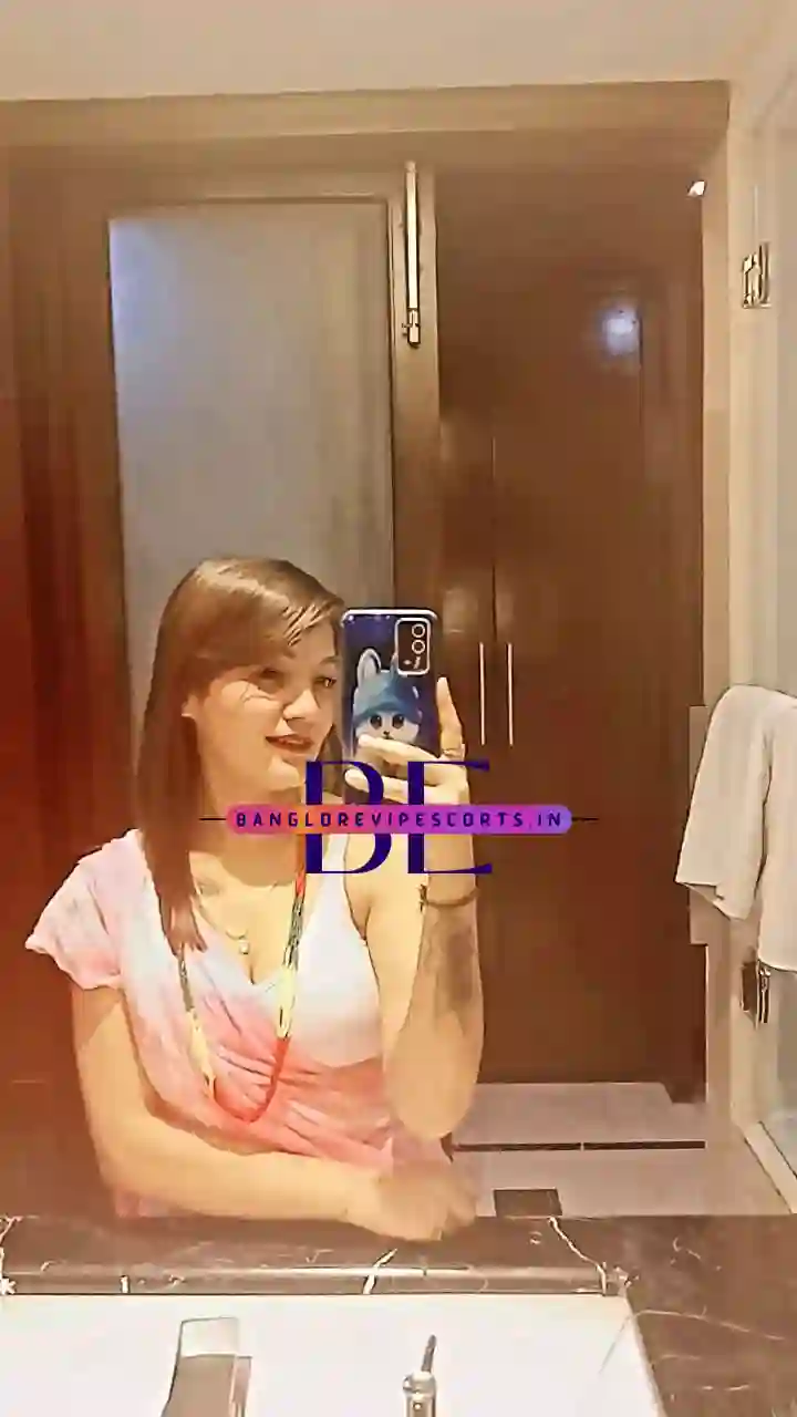 Pictures of Sneha Escort Girl