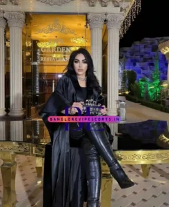 Kajak call girl Arezo