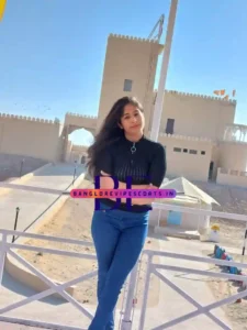 Tall call Girl Sonali