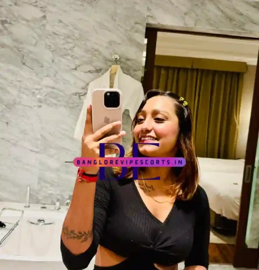 Pictures of Preeti Escort Girl