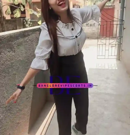 Photos of Maya Escort Girl