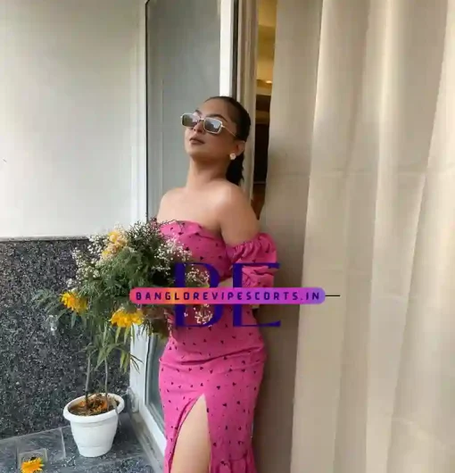 Photos of Alia Escort Girl