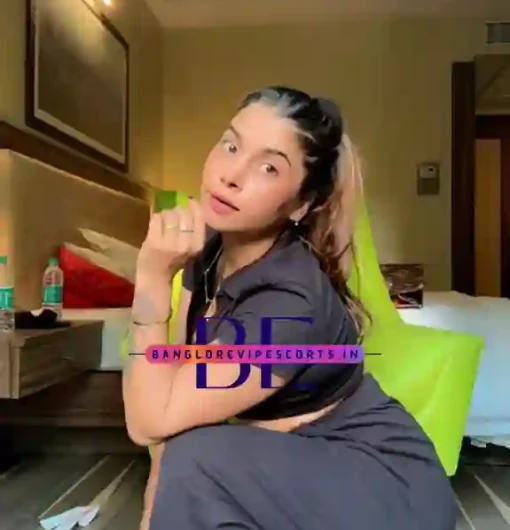 Photos of Mariyam Escort Girl