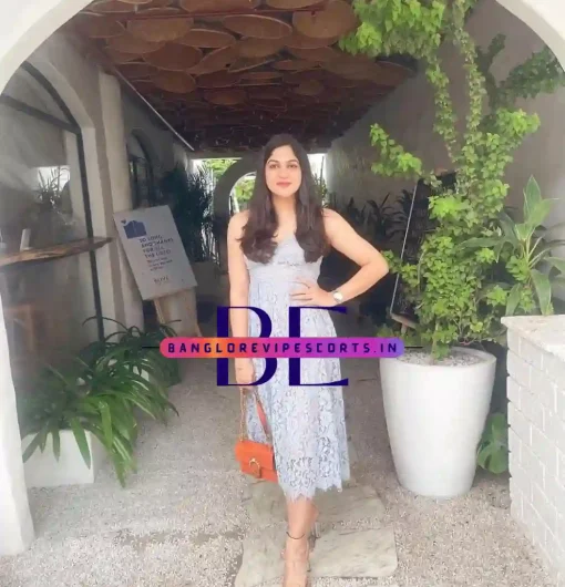 Photos of Manara Escort Girl