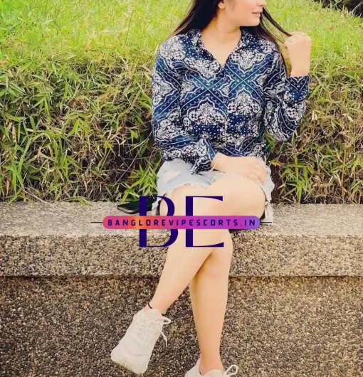 Pictures of Vamika Escort Girl