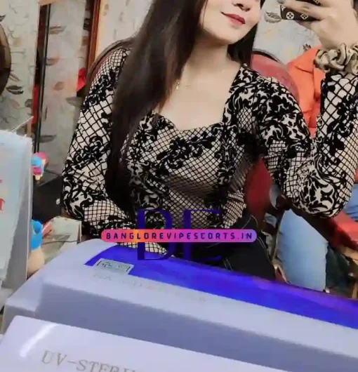 Photos of Gita Escort Girl