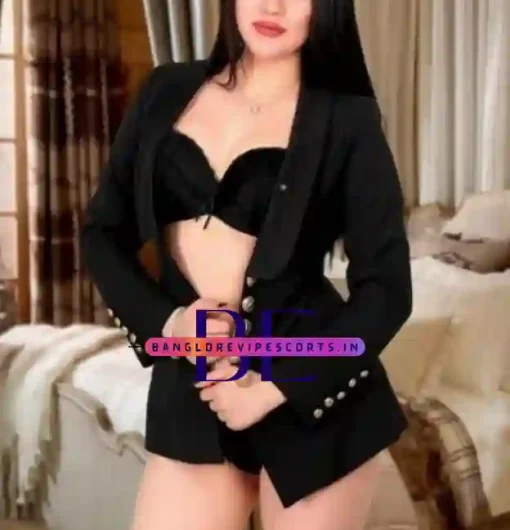 Photos of Arezo Escort Girl