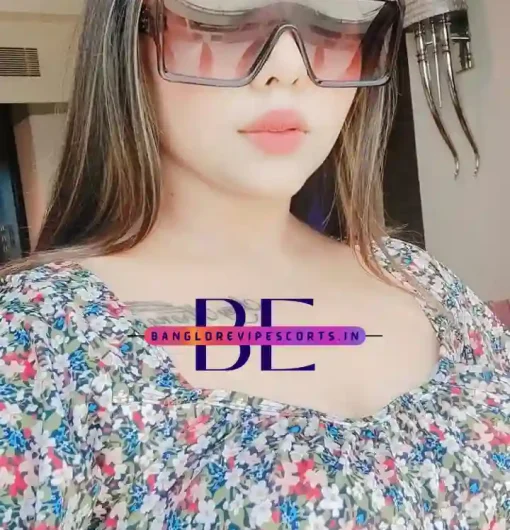 Pictures of Shazia Escort Girl