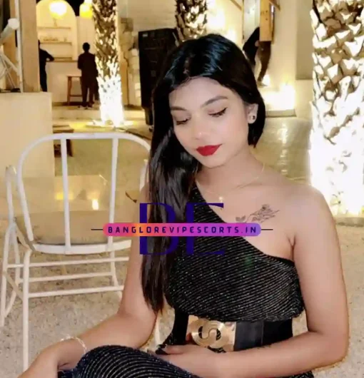 Pictures of Surbhi Escort Girl