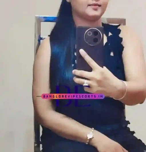 Pictures of Nisha Escort Girl