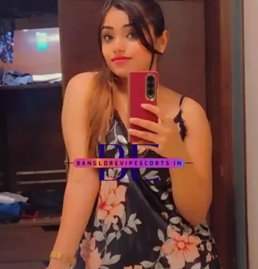 Pictures of Komal Escort Girl