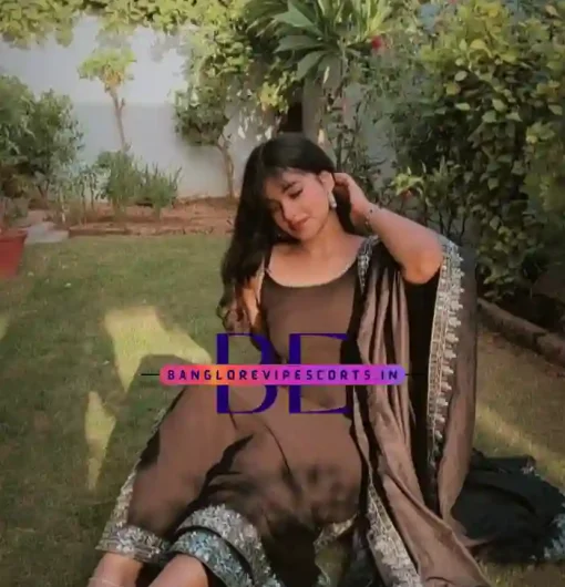 Pictures of Sophia Escort Girl